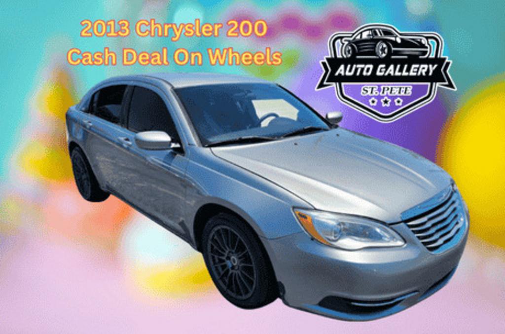 2013 Chrysler 200 LX's photo